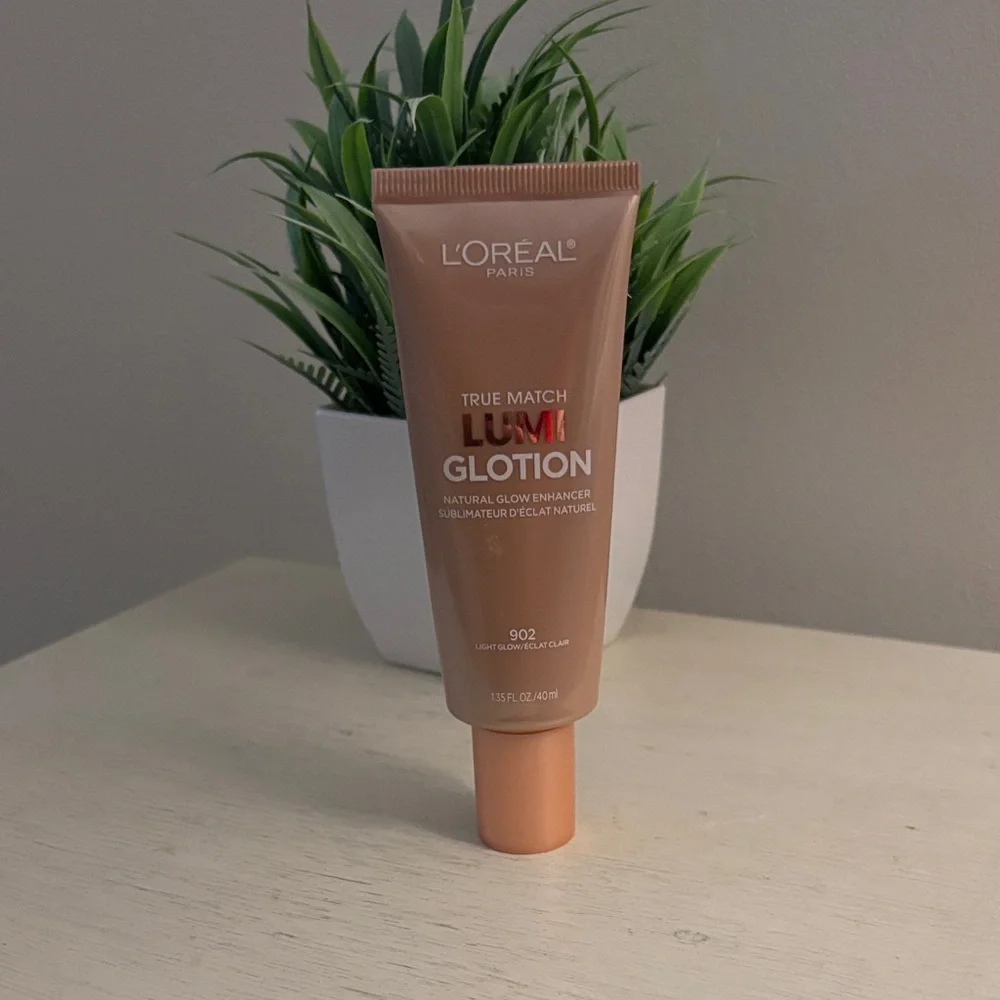 L'Oreal Lumi Glotion Natural Glow Enhancer 902